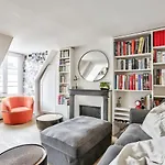 Nice Studio In The Heart Of Paris